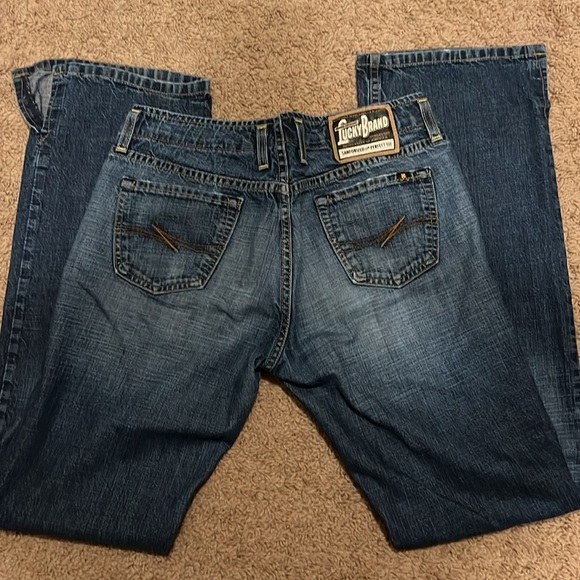 Lucky Brand Jeans - Picture 2 of 5